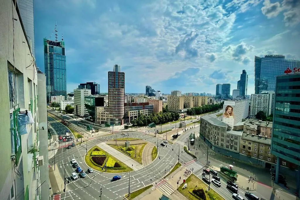 Aircondition Green 2, 2Xmetro Wifi 50'Tv Netflix Hbo Appletv Warsaw Apartment